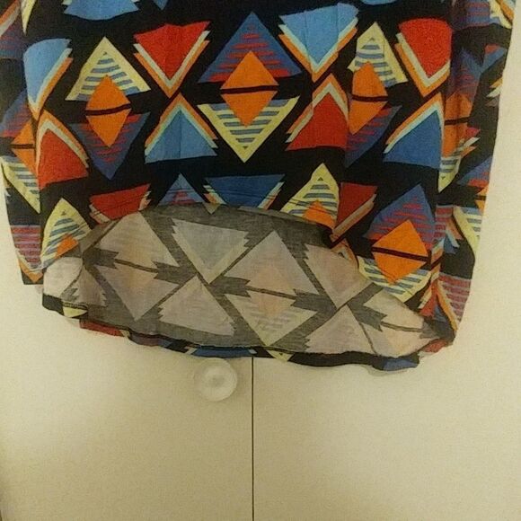 LuLaRoe "Classic T" with Stacked Triangles Print - Picture 5 of 6